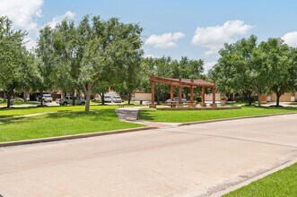 5138 Rollingstone Rd in Richmond, TX - Building Photo - Building Photo