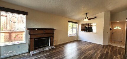 237 Souza Wy in Vallejo, CA - Building Photo - Building Photo