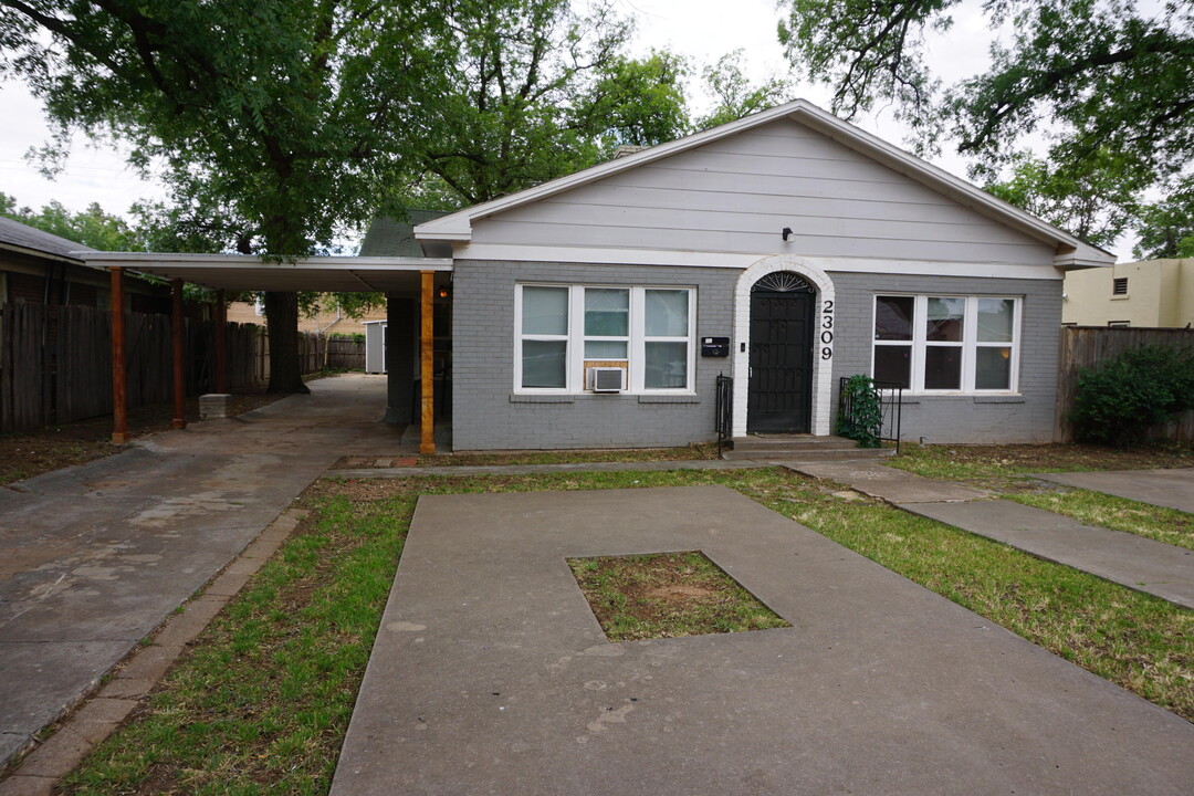 2309 16th St in Lubbock, TX - Building Photo