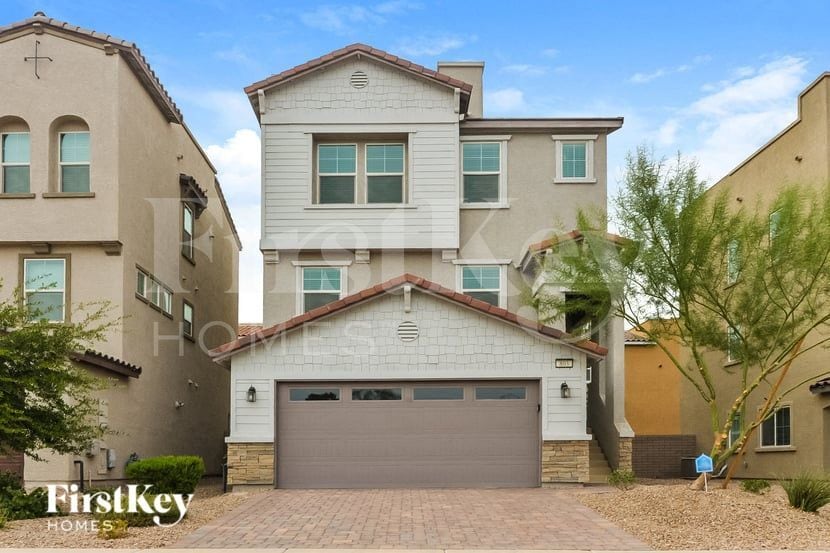 803 N Water St in Henderson, NV - Foto de edificio