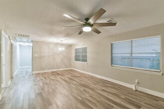 704 E 37th St in Houston, TX - Building Photo - Building Photo