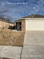 1207 Tortoise Wood Rd in Norman, OK - Building Photo