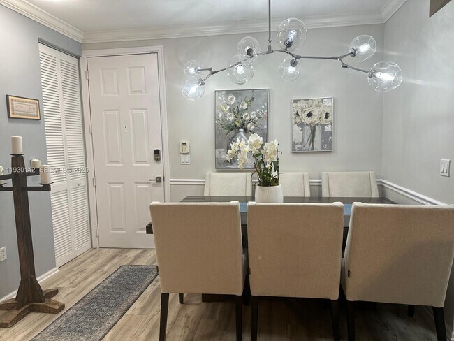 4508 SW 160th Ave in Miramar, FL - Foto de edificio - Building Photo