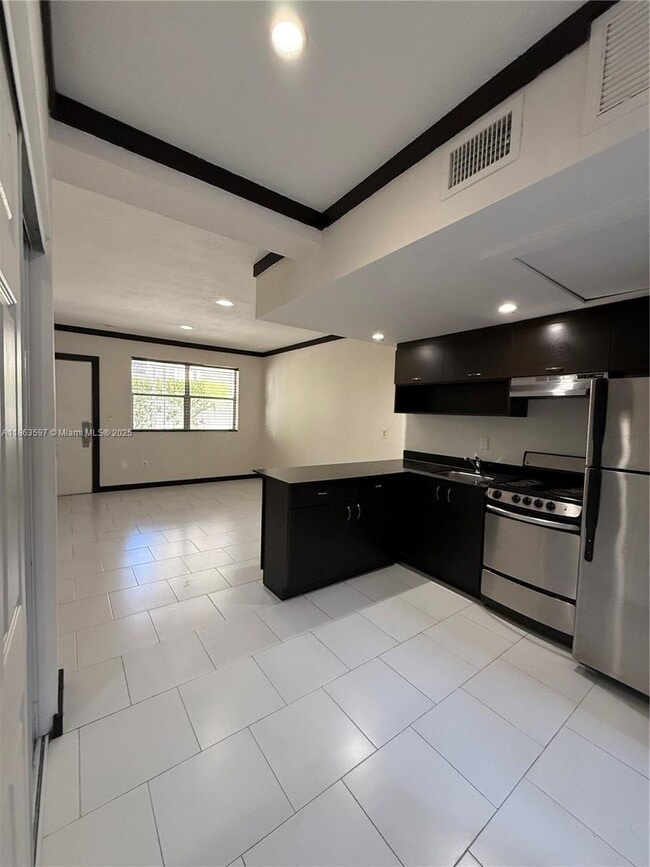1545 Drexel Ave in Miami Beach, FL - Building Photo - Building Photo