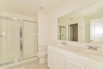 33552 Sky Blossom Cir in Leesburg, FL - Foto de edificio - Building Photo