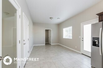 2000 N 36th St in Phoenix, AZ - Foto de edificio - Building Photo