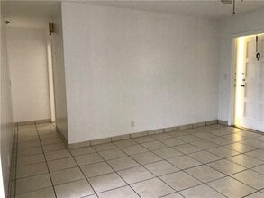 5400 Hollywood Blvd, Unit 14 in Hollywood, FL - Building Photo - Building Photo