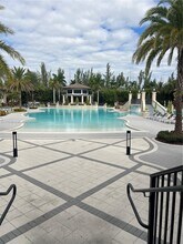 7925 NW 104th Ave in Doral, FL - Building Photo - Building Photo