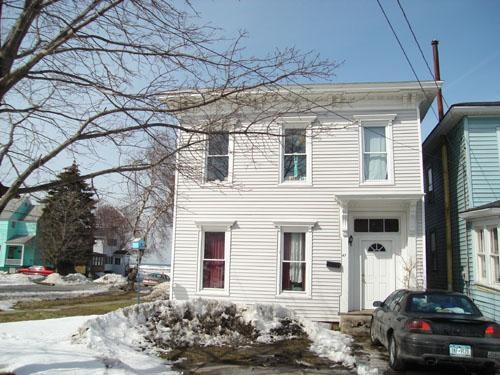 47 W Van Buren St in Oswego, NY - Building Photo