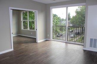 Dundee Place Apartments in Louisville, KY - Foto de edificio - Interior Photo