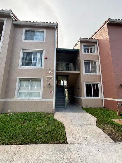 7824 Sonoma Springs Cir in Greenacres, FL - Building Photo