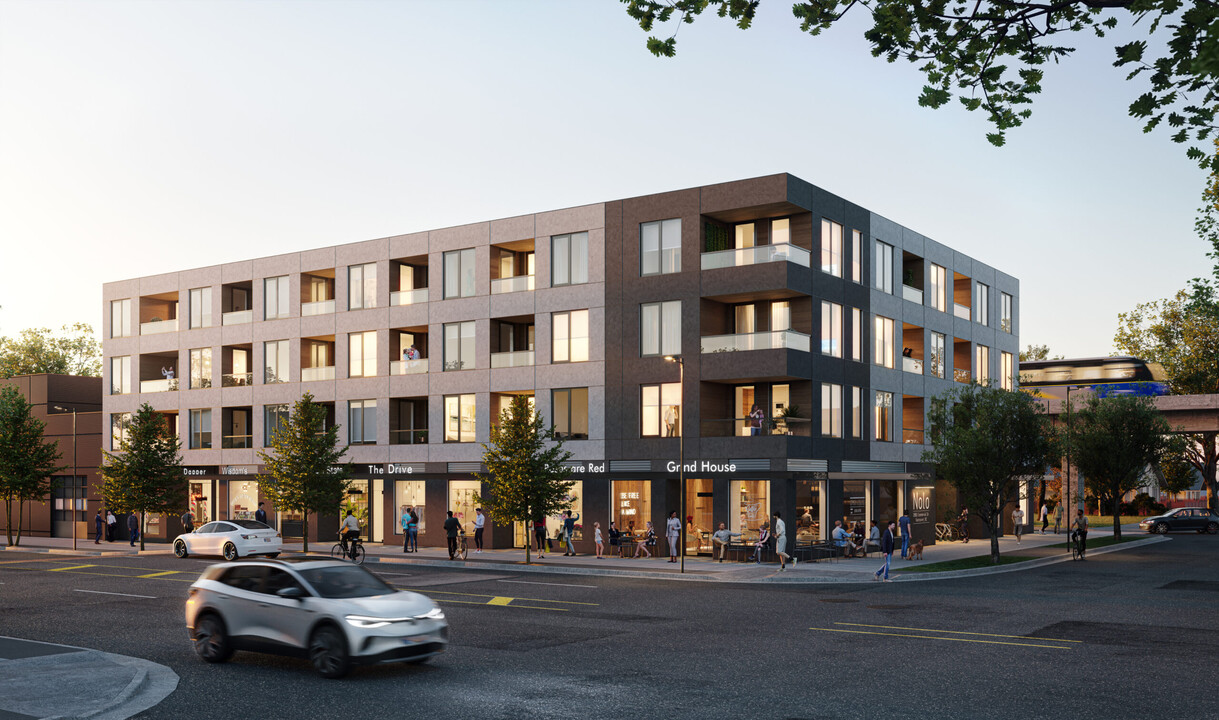 1717 13th Av W in Vancouver, BC - Building Photo