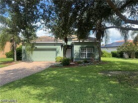 2673 Fishtail Palm Ct in Naples, FL - Building Photo