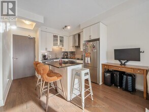 9088 Yonge St in Richmond Hill, ON - Building Photo - Building Photo