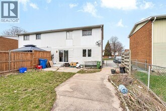 10349 Shenandoah Cres in Windsor, ON - Building Photo - Building Photo