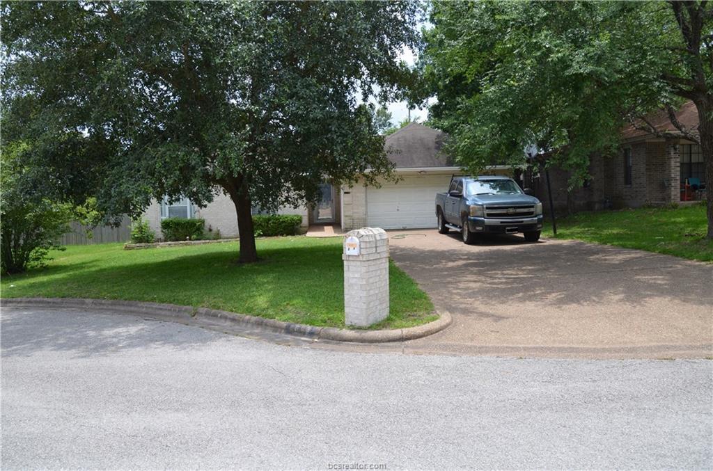 2003 Sandalwood Ln in Bryan, TX - Building Photo