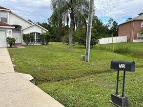 725 Hawk Ln in Kissimmee, FL - Building Photo - Building Photo