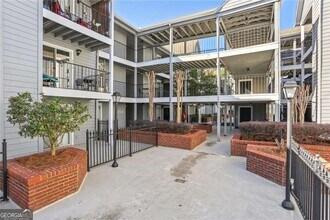 432 Granville Ct in Atlanta, GA - Building Photo - Building Photo