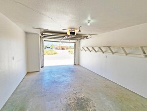 1100 Quartzite Ave-Unit -B in Pahrump, NV - Building Photo - Building Photo