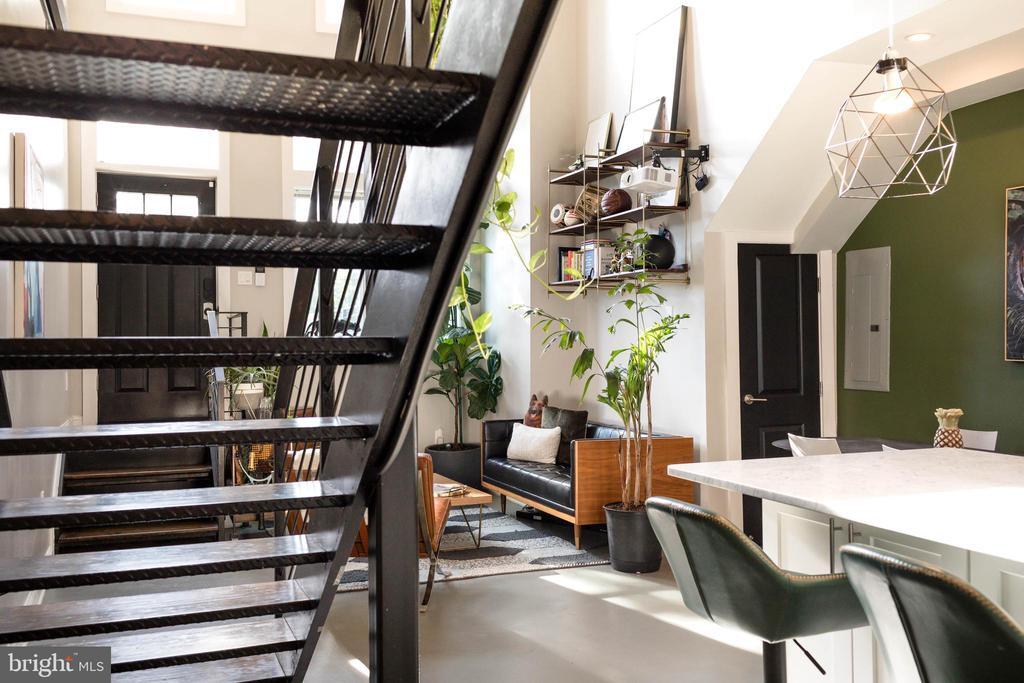 619 16th St NE in Washington, DC - Building Photo