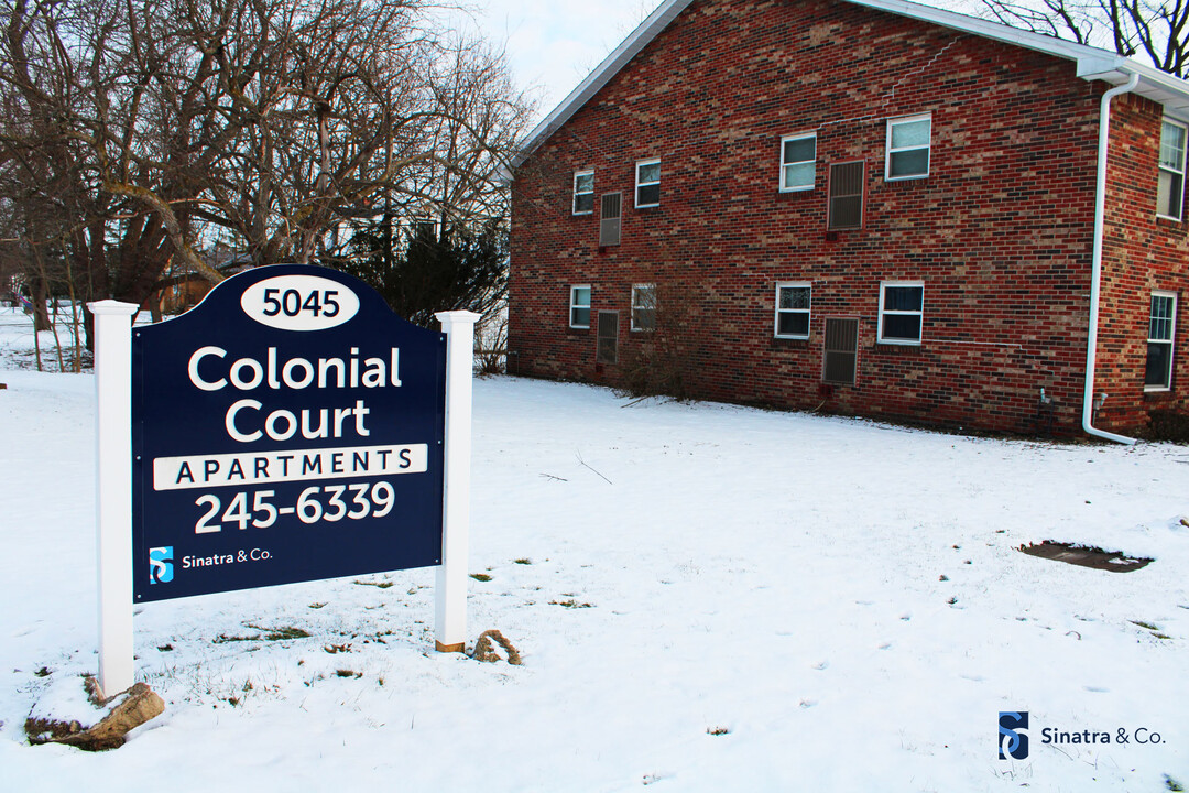 Colonial Court Apartments in Buffalo, NY - Building Photo