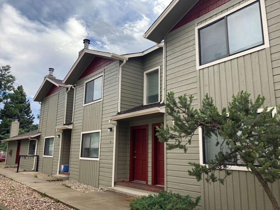 2245 Goss Cir E in Boulder, CO - Building Photo