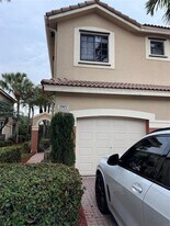 3907 Vista Grove Ln in Weston, FL - Building Photo