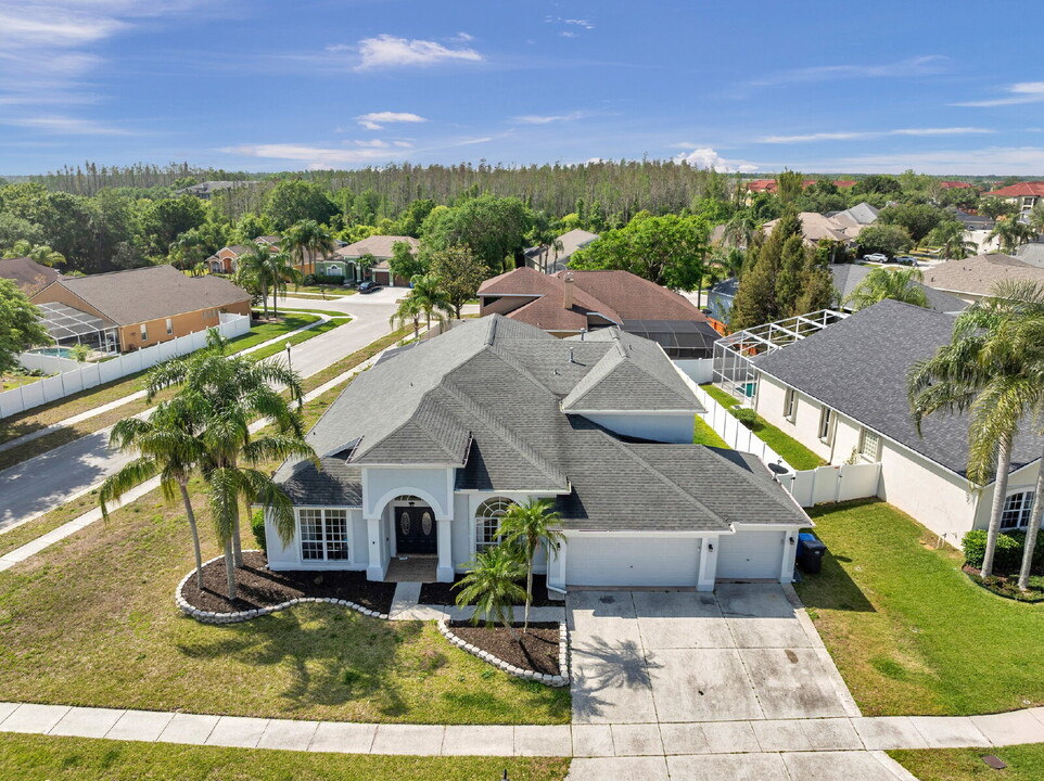 10341 Meadow Crossing Dr in Tampa, FL - Building Photo