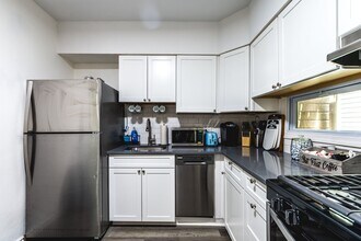 4913 Yew St in Pittsburgh, PA - Building Photo - Building Photo