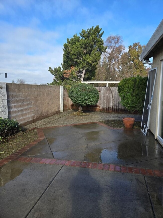 property at 8167 Gualala Ct