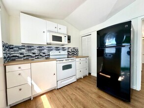 6101 Webster Ave, Unit 2 in West Palm Beach, FL - Foto de edificio - Building Photo