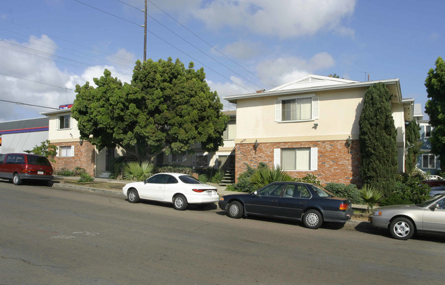 4455 Kendall St in San Diego, CA - Building Photo - Building Photo