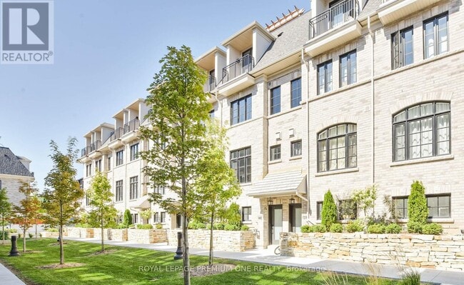 property at 55 Lunar Cres