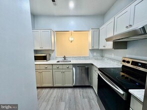 606 Moonglow Rd in Odenton, MD - Building Photo - Building Photo