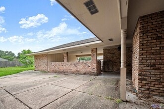 12515 Parktrail Ave in Baton Rouge, LA - Building Photo - Building Photo