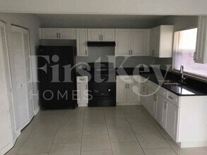 2503 Mary Sue St in Largo, FL - Building Photo - Building Photo