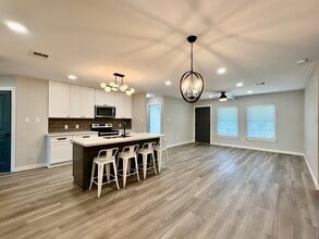 45263 Stringer Bridge Rd in Saint Amant, LA - Building Photo - Building Photo