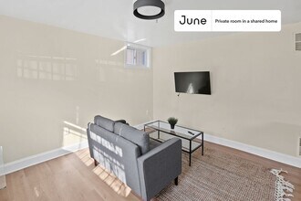Room in Shared 2 bed/2 bath home in Washington, DC - Building Photo - Building Photo
