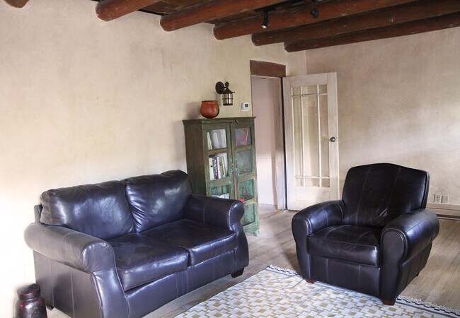 521 Camino Don Miguel in Santa Fe, NM - Building Photo - Building Photo