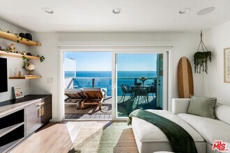 20638 Pacific Coast Hwy in Malibu, CA - Building Photo - Building Photo