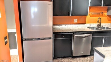 25 Trenton Square in Euclid, OH - Building Photo - Building Photo