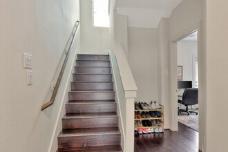 3210 N MacGregor Way in Houston, TX - Building Photo - Building Photo