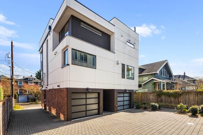 2123 2nd Ave N in Seattle, WA - Building Photo - Building Photo