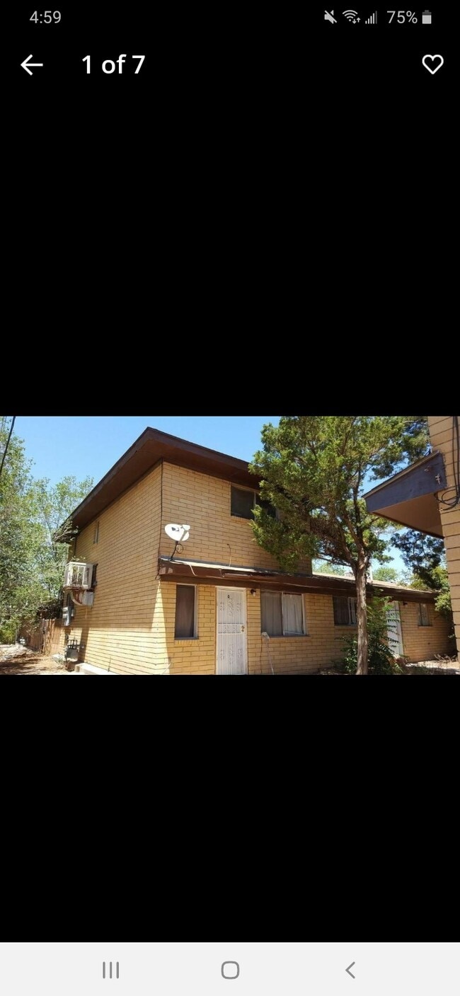 541 Palomas Dr SE in Albuquerque, NM - Foto de edificio - Building Photo
