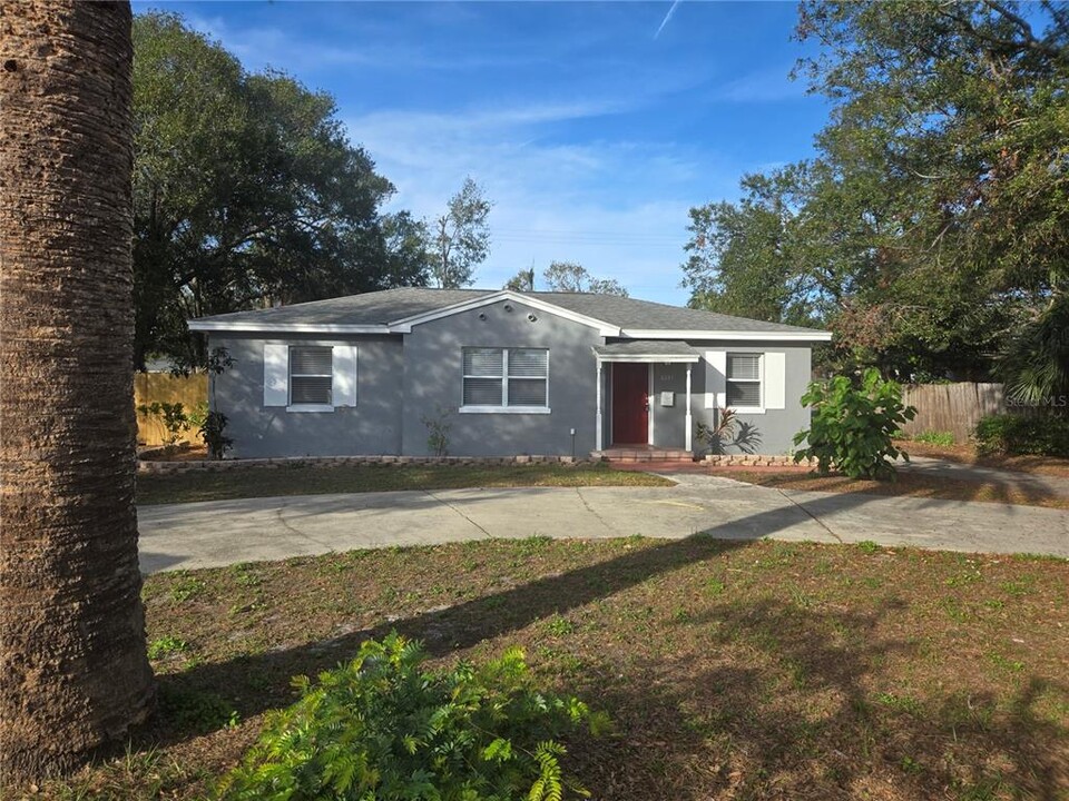 6031 6th Ave N in St. Petersburg, FL - Building Photo