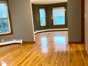 5110 W Hutchinson St in Chicago, IL - Building Photo - Building Photo