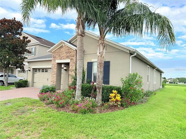 7381 Fairgrove Ave in Windermere, FL - Foto de edificio - Building Photo