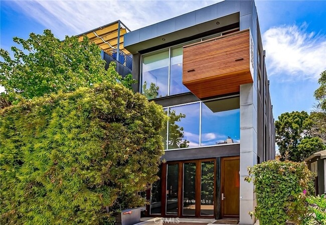 property at 414 Venice Way