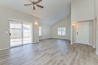 10162 E Stella Rd in Tucson, AZ - Building Photo - Building Photo