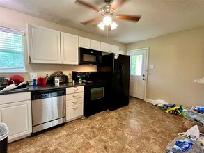 2005 Shawnee St in Denton, TX - Building Photo - Building Photo